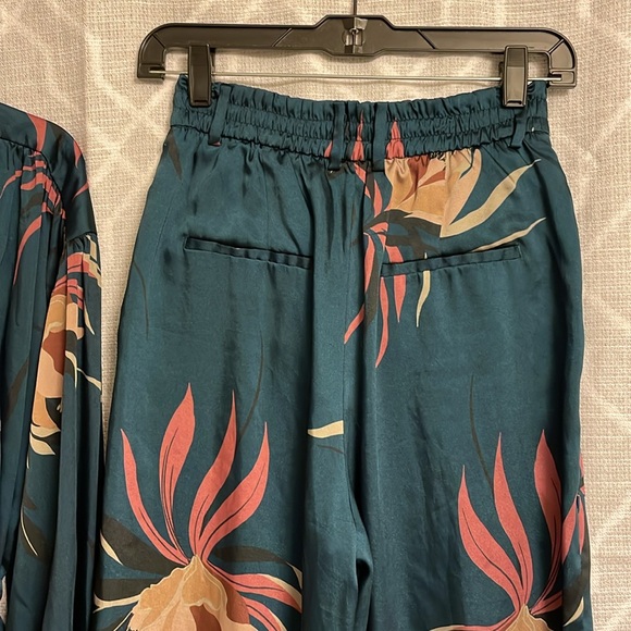 Zara Satin Effect Floral Robe and trousers set - Picture 10 of 10